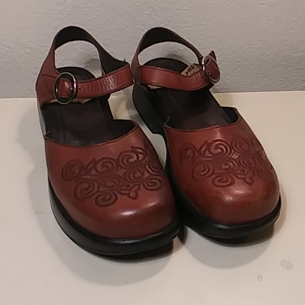 COPY - Dansko rare find vintage platform slingback